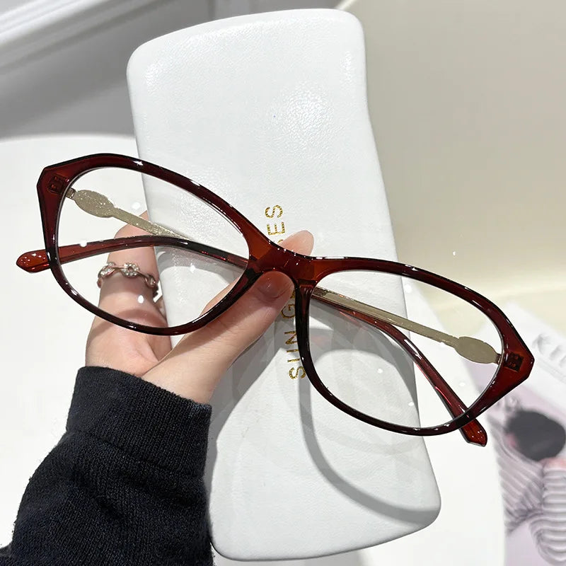 Oval Shaped Myopia Glasses Durable Anti Blue Light with Metal Frames Finished Myopia Glasses Suitable for Various Face Shapes