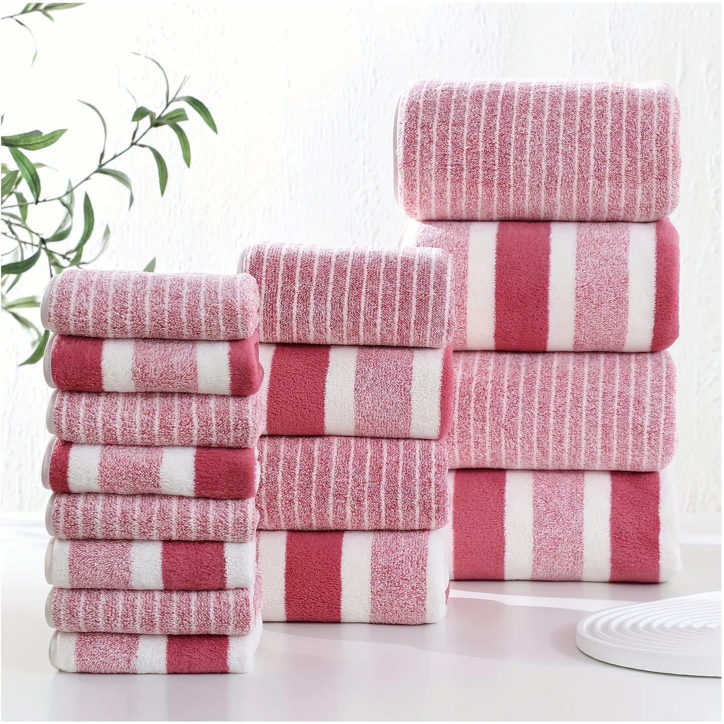 Striped 16-Piece Bath Towel Set: 8 Face Towels + 4 Hand Towels + 4 Bath Towels — Soft, Highly Absorbent & Quick-Drying. Perfect