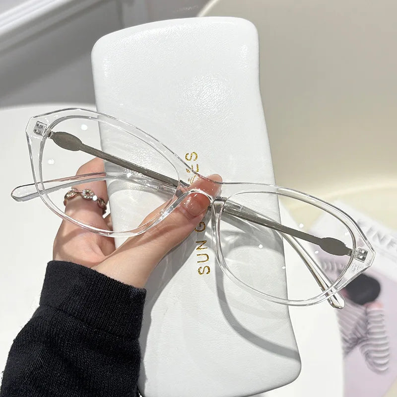 Oval Shaped Myopia Glasses Durable Anti Blue Light with Metal Frames Finished Myopia Glasses Suitable for Various Face Shapes